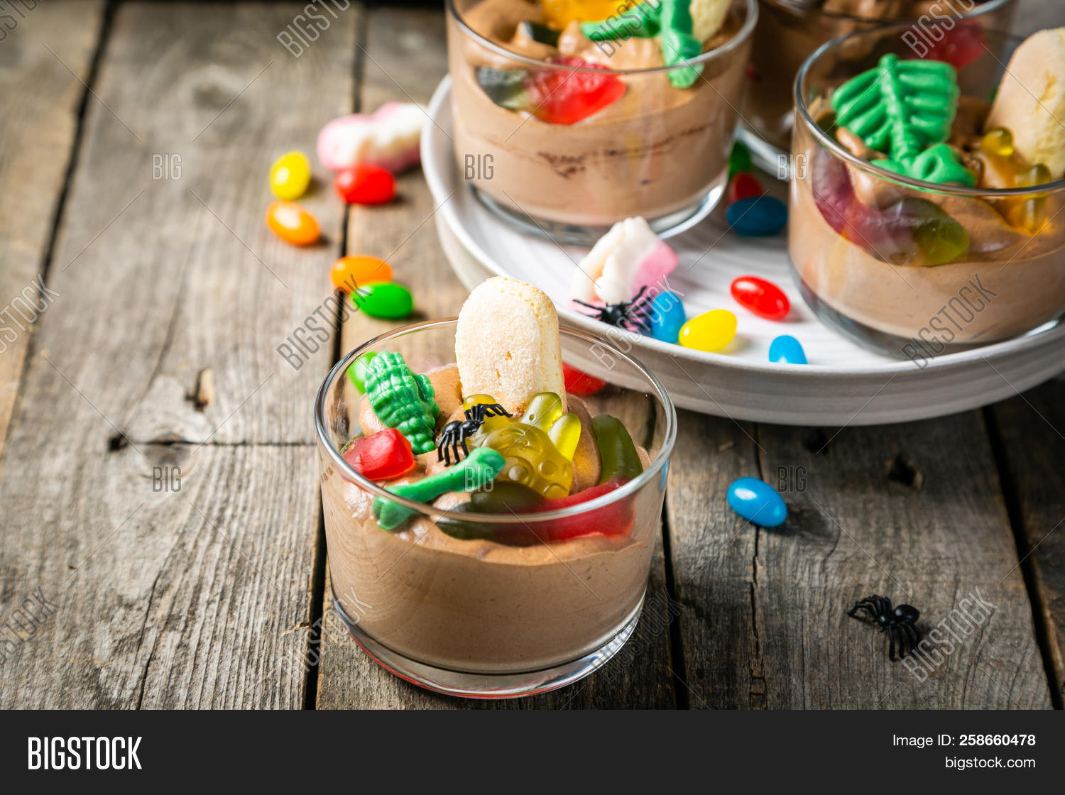 apple,autumn,background,candy,caramel,confection,confectionery,covered,dessert,fall,food,fruit,glazed,halloween,homemade,indulgence,organic,rustic,snack,stick,sticky,sugar,sweet,taffy,thanksgiving,toffee,treat,wooden