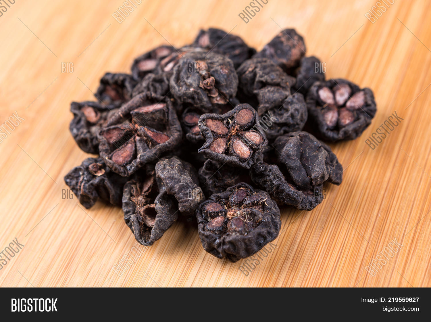 Black,Flavor,Food,acidity,allergenic,allergy,anti-carcinogenic,anxiolytic,bulk,coastal,cocum,culinary,curry,dark,dry,edible,enhance,flatulence,fruit,garcinia,gas,goods,grown,harvest,herb,holistic,homeopathic,indica,ingredients,isolated,kokam,kokum,mangosteen,medicinal,natural,nature,pharmaceutical,plant,recipe,rind,salty,seasoning,seeds,sherbet,sour,spice,sticky,sweet,treatment,whole