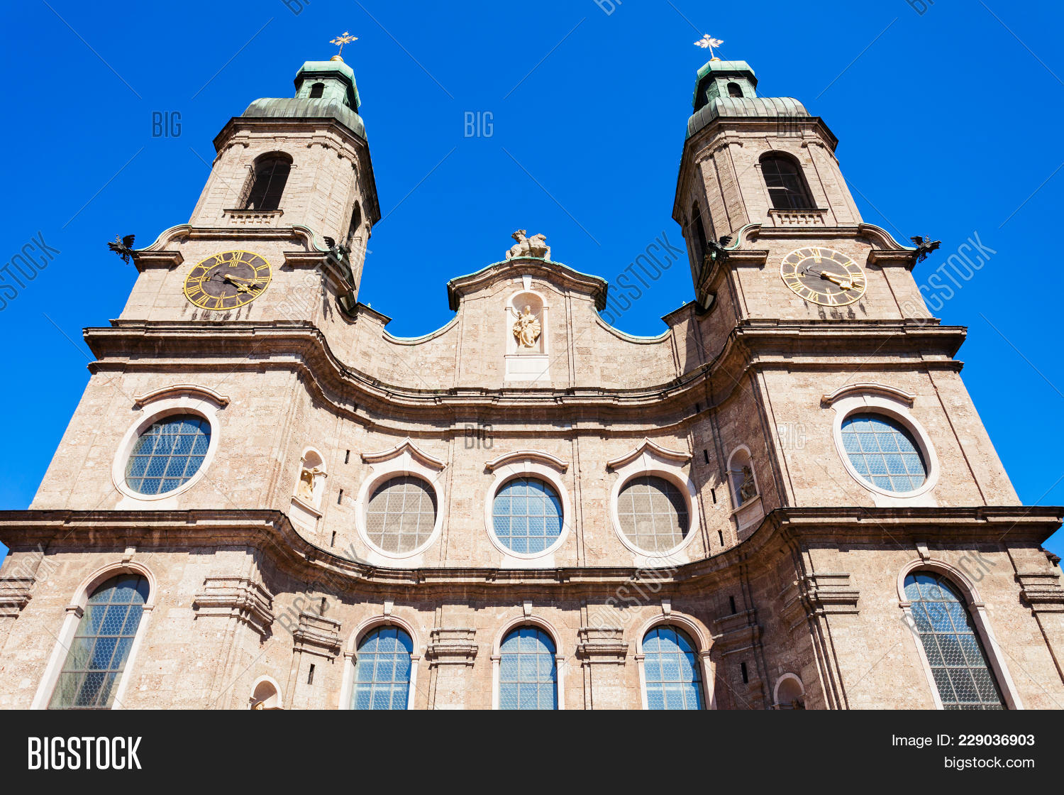 alps,architecture,austria,austrian,baroque,building,cathedral,catholic,centre,church,city,cityscape,destination,dom,europe,european,famous,historic,history,innsbruck,jacob,jakob,james,landmark,main,old,place,saint,st,tirol,tourism,touristic,tower,town,travel,tyrol,tyrolean,urban,view
