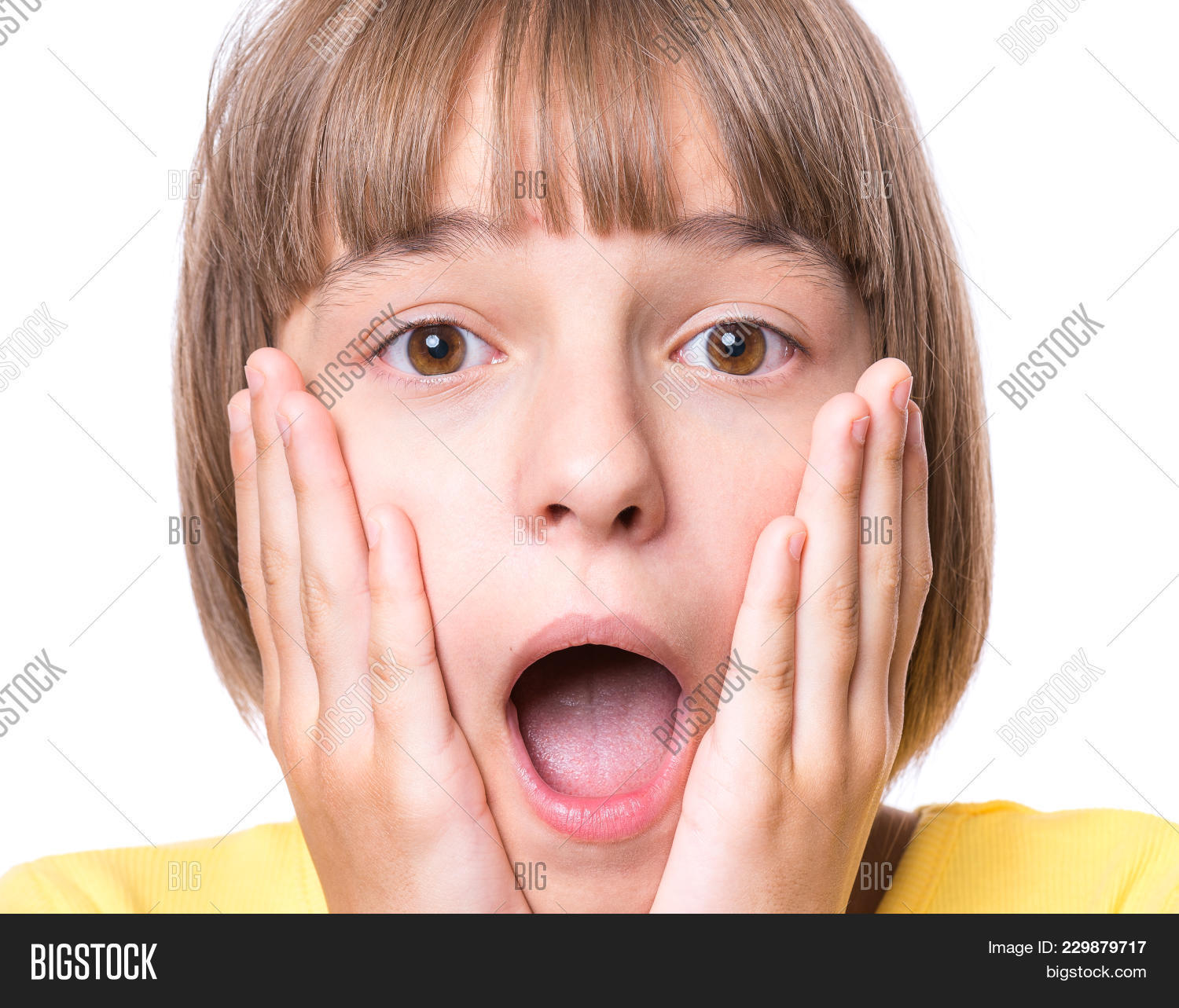 adolescent,amazed,arms,beautiful,carefree,casual,child,close-up,closeup,crying,cute,emotion,emotional,excited,excitement,expression,face,facial,fear,female,fresh,hand,holding,horror,isolated,joyful,lifestyle,little,looking,model,modern,mouthopen,natural,overwhelmed,pretty,scared,school,schoolgirl,screaming,shock,shouting,space,student,stunned,surprise,terrified,up,white,worried,young