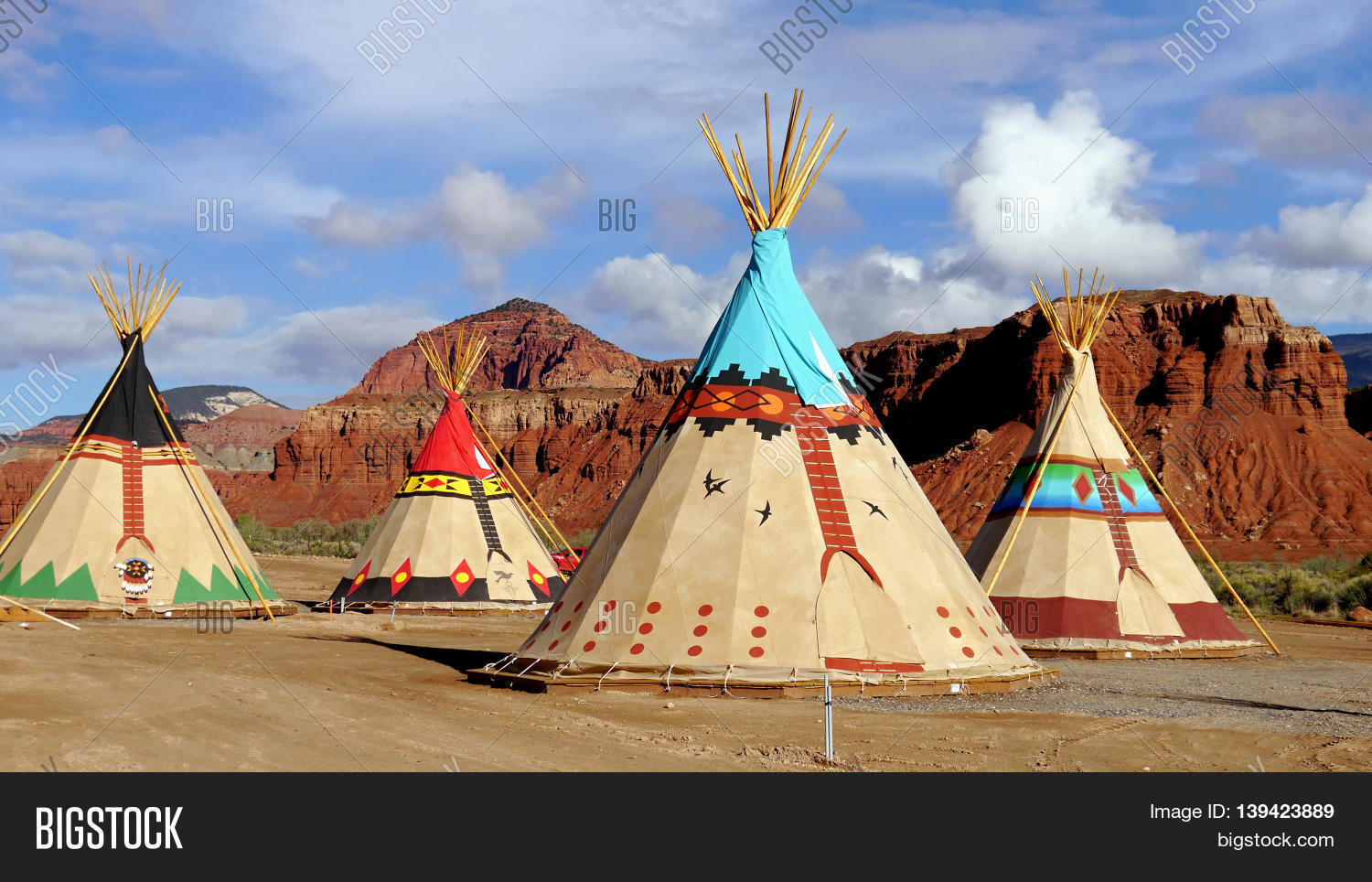 aboriginal,american,blue,canyon,cloud,color,colored,culture,dwelling,grass,history,indian,landscape,nations,native,nature,plains,prairie,shelter,sioux,sky,stampede,summer,teepee,tent,tepee,tipi,traditional,village
