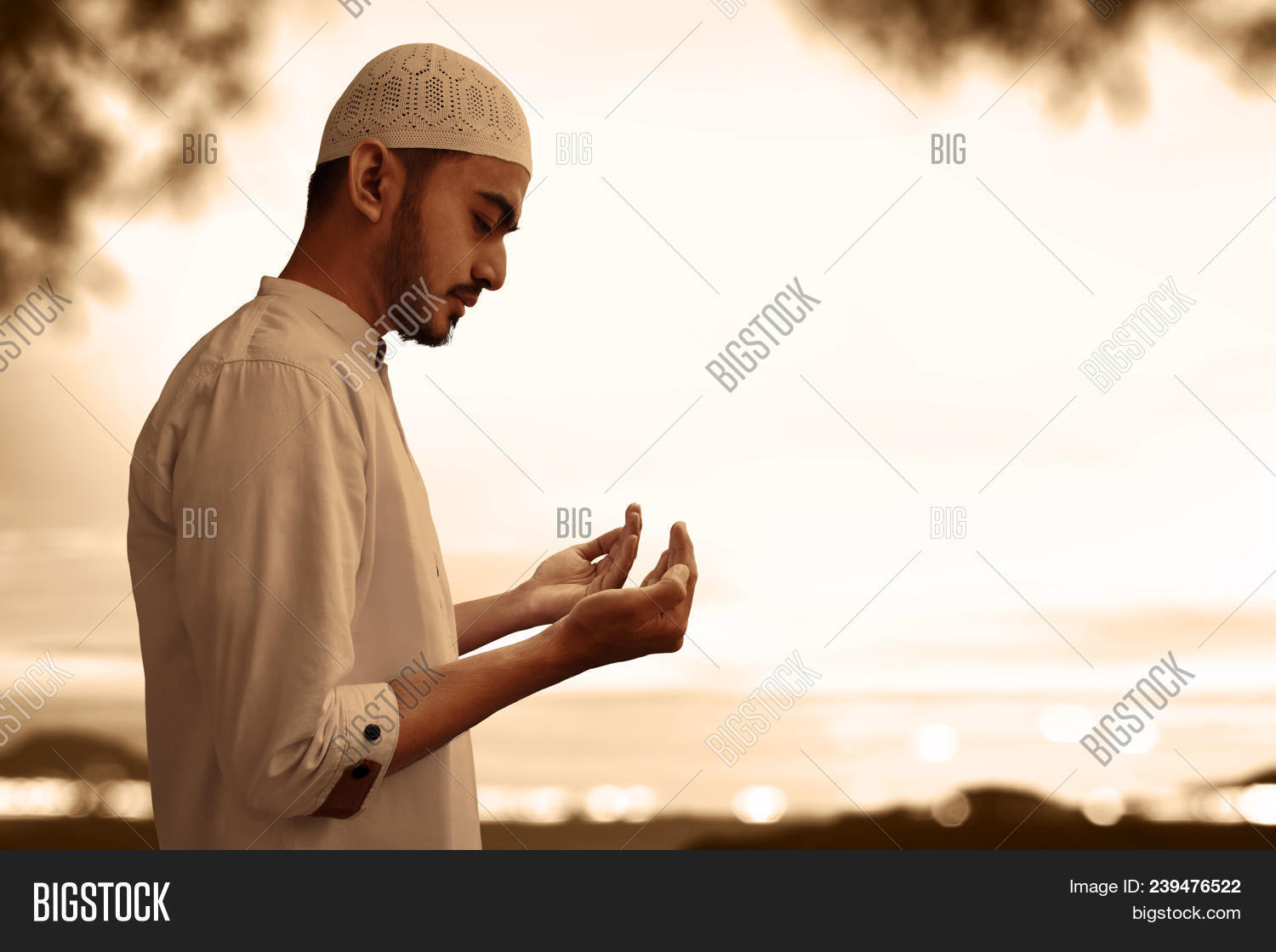 adult,allah,arab,arabian,arabic,asian,beard,belief,clothing,confession,culture,devout,face,faith,faithful,fasting,forgiveness,god,holy,hope,indian,indonesian,islam,islamic,man,men,mercy,moslem,mubarak,muslim,peaceful,person,portrait,pray,prayer,praying,ramadan,religion,religious,ritual,spirit,spiritual,sunlight,sunset,symbol,tradition,traditional,trust,wish,worship