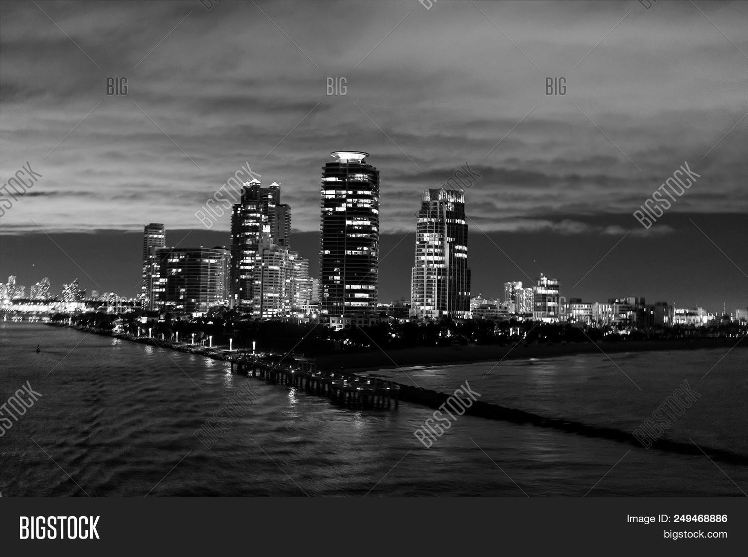 above,aerial,angle,areal,atlantic,background,beach,bird,blue,city,clouds,coast,colorful,county,dade,dock,downtown,eye,fifth,fly,flyover,footage,from,horizon,landscapes,line,miami,night,ocean,sand,scene,sea,sightseeing,sky,south,summer,tourism,tourists,turquoise,vacation,video,view,water,wide