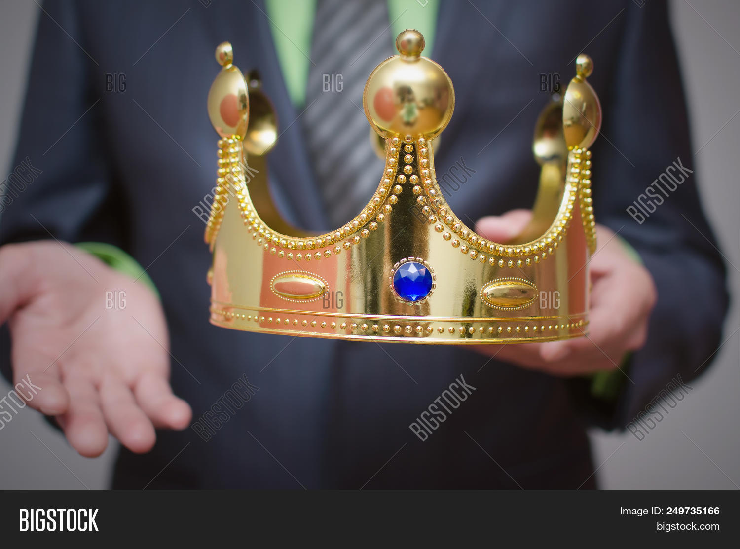 accolade,appreciation,authority,award,best,business,businessman,ceremony,class,competition,contest,coronation,crown,crowning,entrust,first,give,gold,golden,government,hand,handing,holding,intrust,king,leader,leadership,luxury,man,offer,pass,person,power,premium,present,queen,reward,royal,special,success,top,transmit,trophy,trust,vip,win,winner