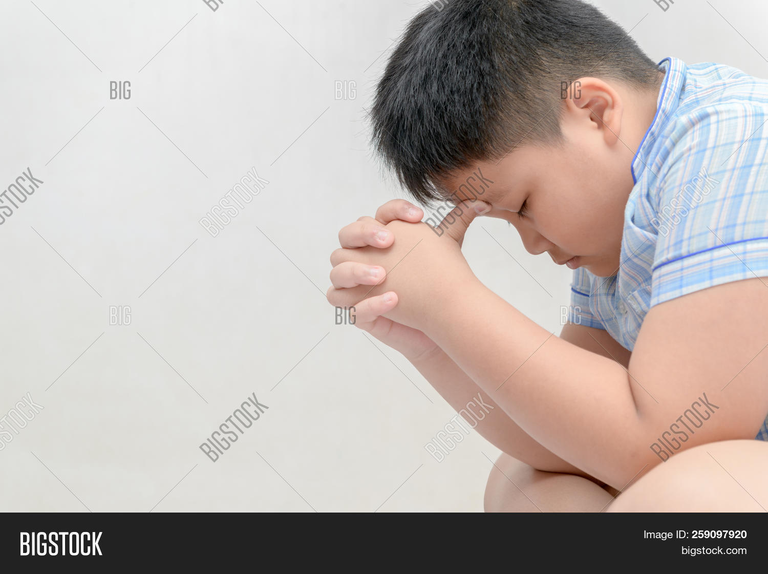 ache,bidet,care,child,closet,constipated,constipation,defecate,defecation,diarrhea,digestion,disease,feet,hand,health,hemorrhoids,hold,hygiene,hygienic,illness,indigestion,interior,kid,knees,lavatory,leg,loo,man,pain,paper,pee,peeing,privacy,restroom,roll,sanitary,seat,sickness,sit,stomach,tissue,toilet,unwell,urinate,urination,washroom,wc