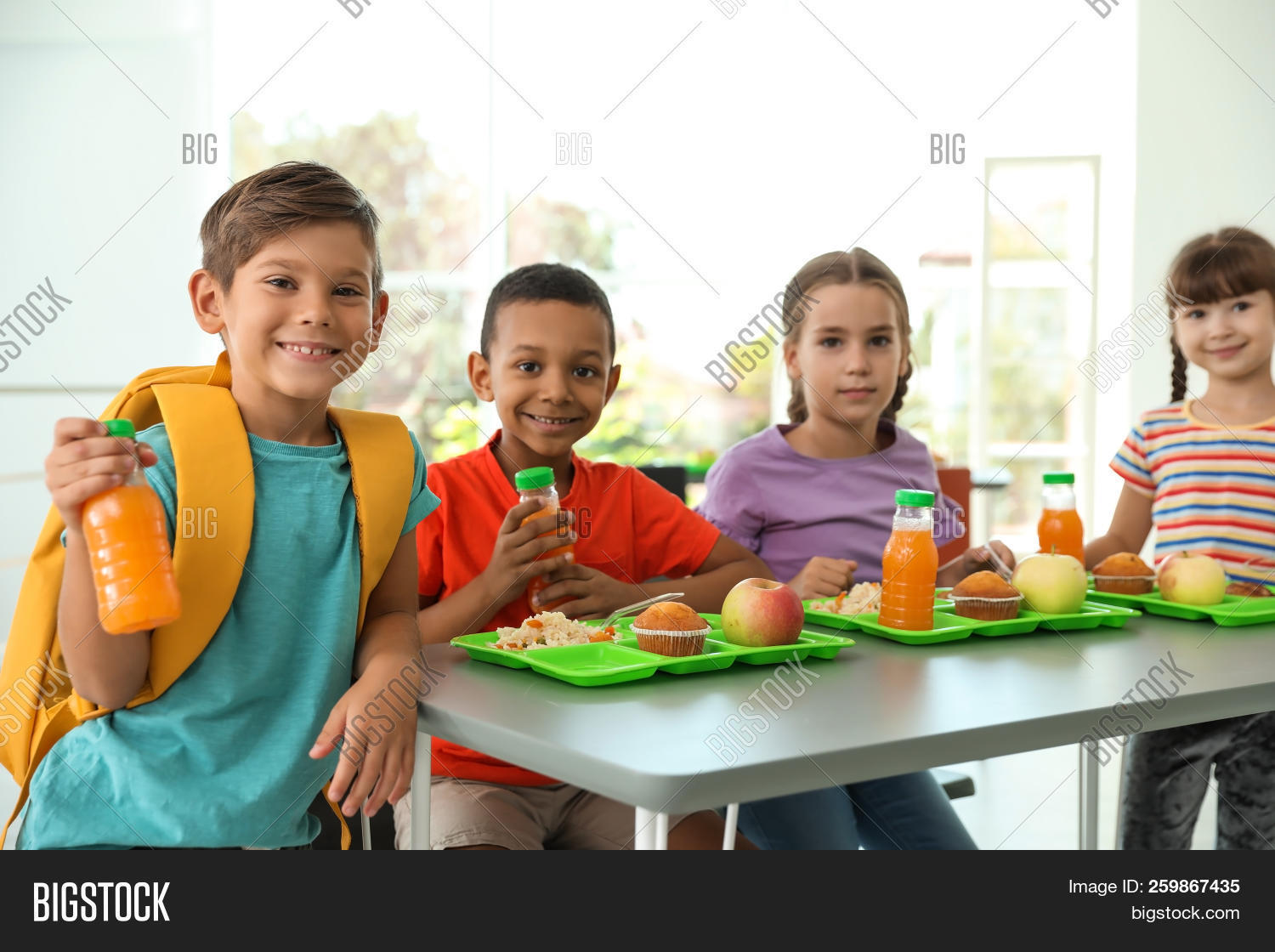 african,african-american,afro,apple,background,bottle,boy,break,cafeteria,canteen,caucasian,child,children,delicious,dining,drink,eat,eating,education,elementary,food,friends,fruit,girl,group,health,healthy,hungry,indoors,juice,kids,learn,lifestyle,lunch,meal,nutrition,people,primary,pupil,room,school,schoolboy,schoolgirl,sitting,snack,student,table,tasty,together,tray