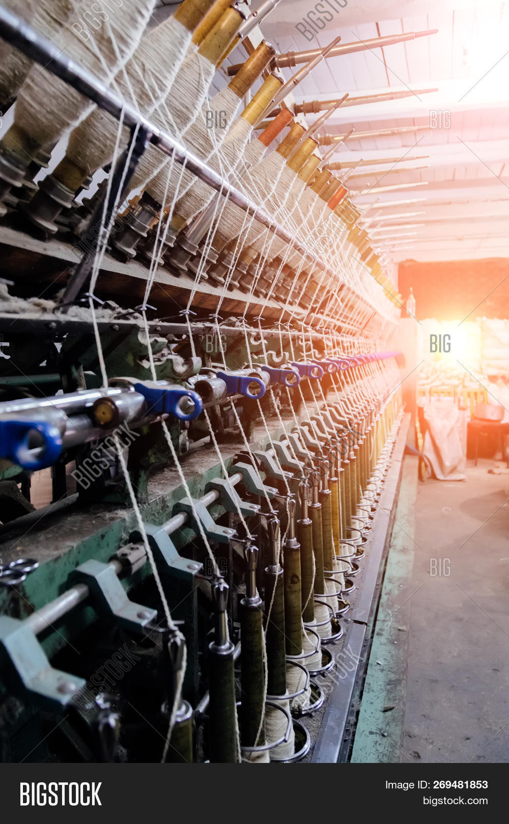 automation,cloth,clothing,cotton,equipment,fabric,fabrication,facilities,factory,hardware,indoor,industrial,industry,line,machine,machinery,manufacture,manufacturing,material,mechanization,metal,modern,needle,plant,process,processing,production,rolling,rotation,rotor,semi-finished,sewing,sheep,silk,spin,spindle,spinning,spool,string,technology,textile,thread,tissue,tools,traditional,viscose,weaving,wool,workshop,yarn